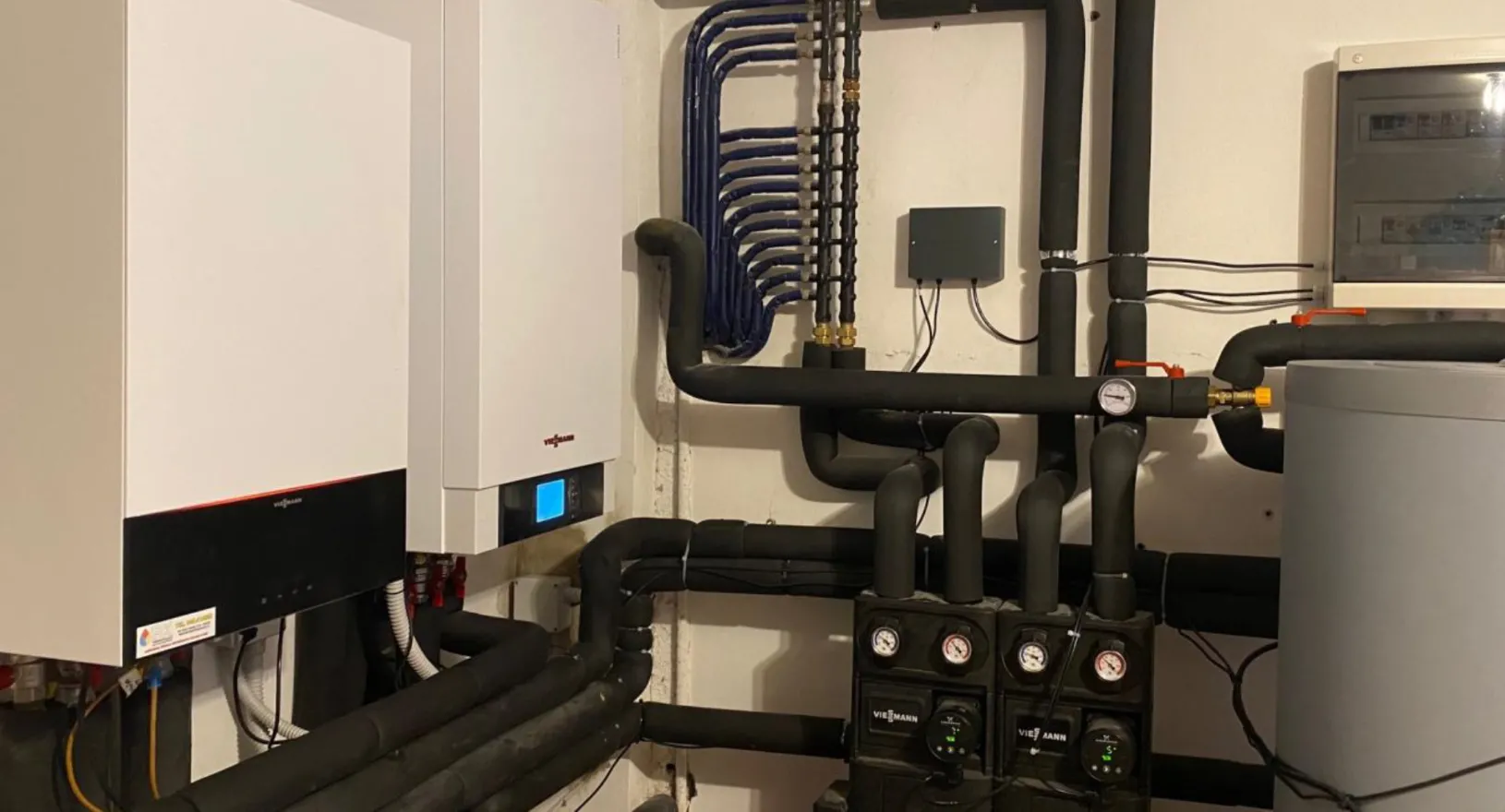 Installazione interna di impianto a pompe di calore Viessmann